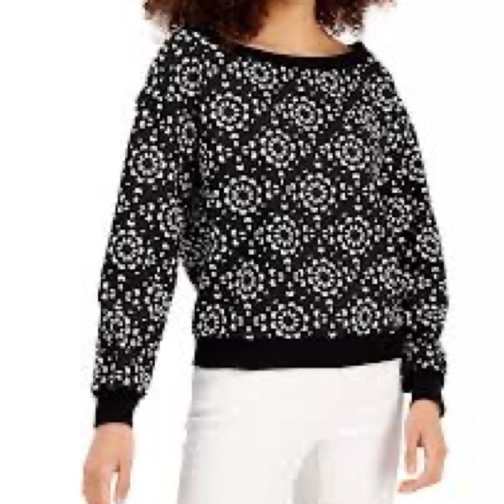 70- INC International Concepts NWT Black & White Crop Sweatshirt, Size Medium.
